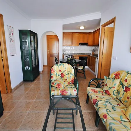 Apartment In Roses, 50 M From Roses
