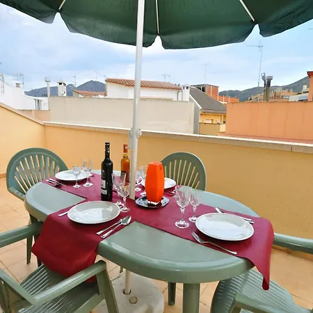 In Roses, 50 M From Apartment