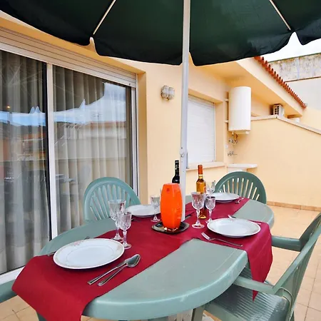 In Roses, 50 M From